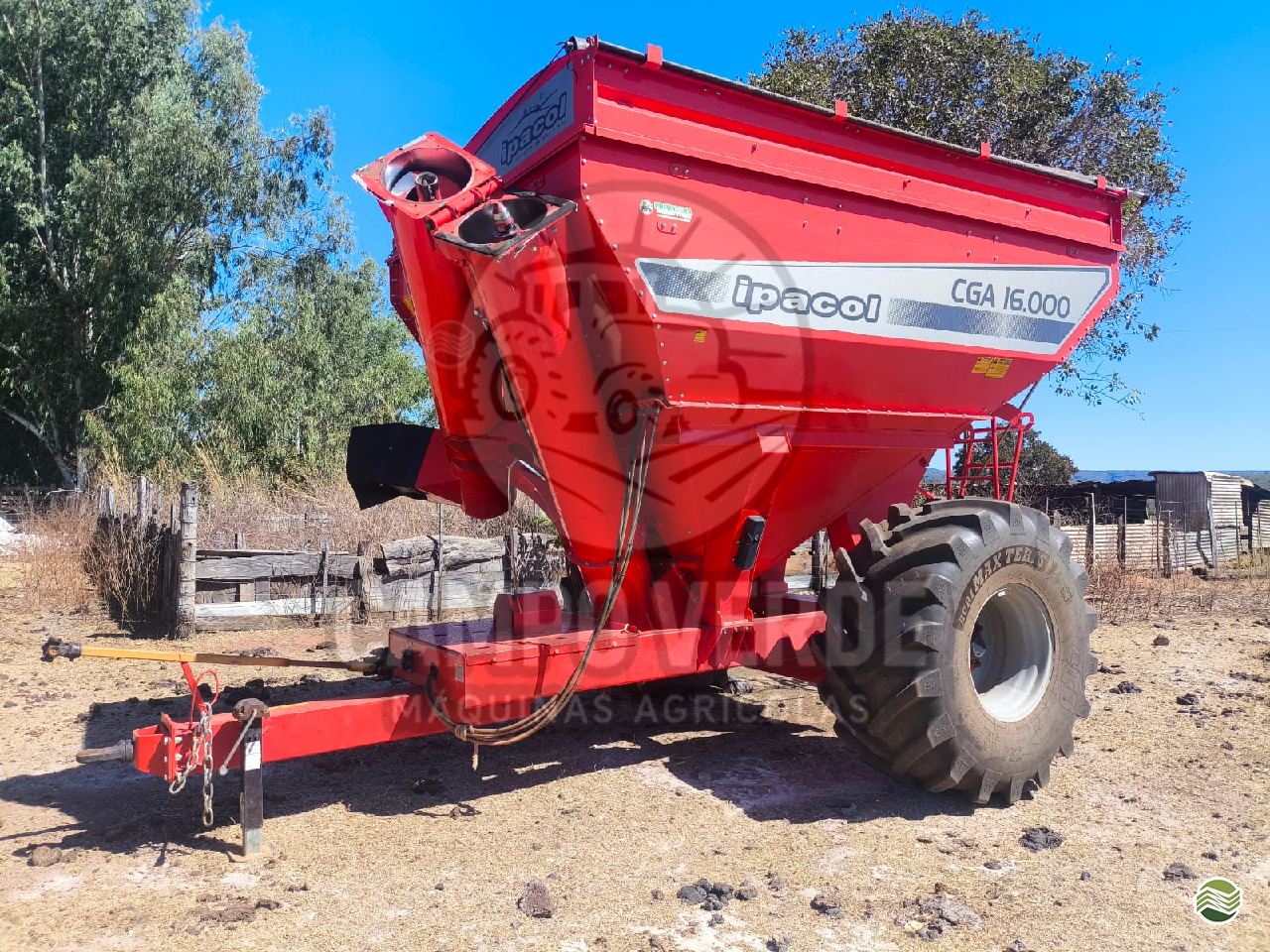 IMPLEMENTOS AGRICOLAS CARRETA BAZUKA GRANELEIRA 16000 Campo Verde Máquinas Agrícolas CAMPO VERDE MATO GROSSO MT